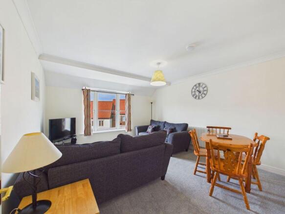 2 bed Flat for sale Image 5