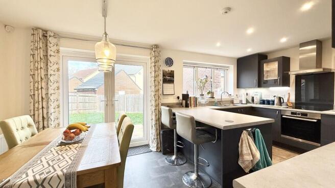 Kitchen/dining ro...