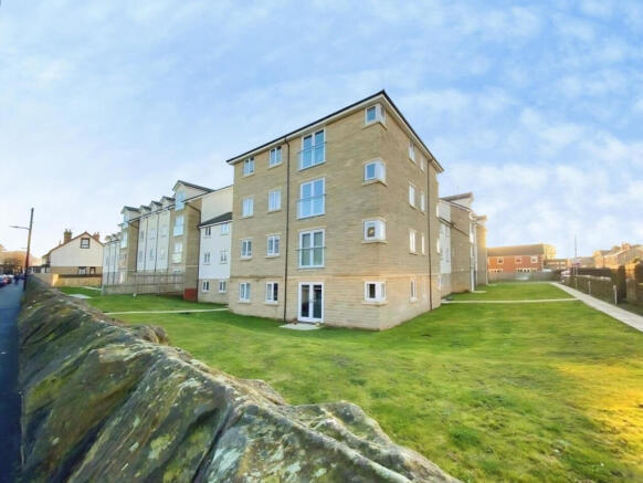 2 bed Apartment to rent Image 8