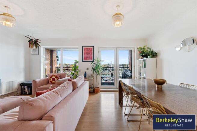 Open plan living/dining area
