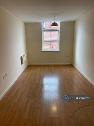 2 bed Flat to rent Image 5