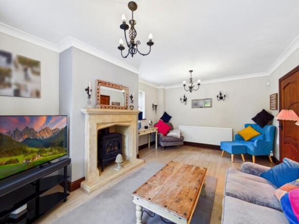 4 bed Link Detached House for sale Image 10