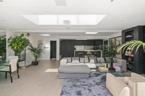 18, Queen's Gate Place, London SW7 5NY