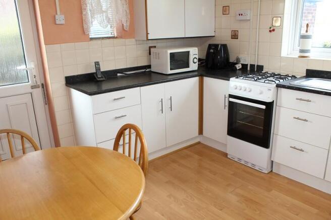 Fitted Dining Kitchen Pictre 2