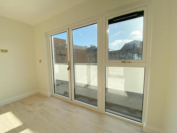 2 bed Flat for sale Image 4