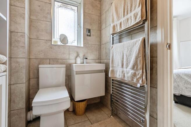 4 bed Detached for sale Image 10