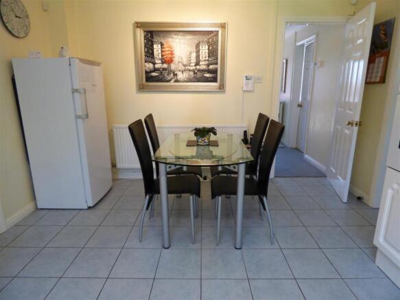 KITCHEN/BREAKFAST ROOM