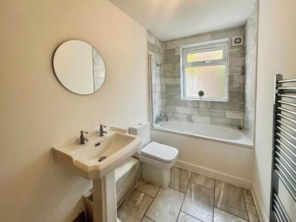2 bed End of Terrace to rent Image 6