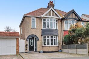 56, Thorpedene Gardens, Shoeburyness, Southend-on-sea SS3 9JD