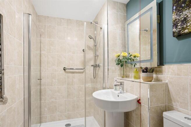 2 bed Apartment for sale Image 9