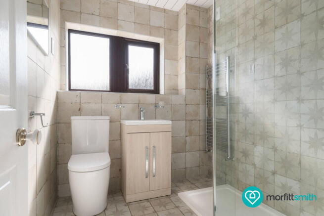 5 bed Detached for sale Image 12
