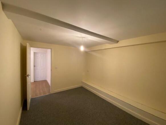 2 bed Flat to rent Image 11