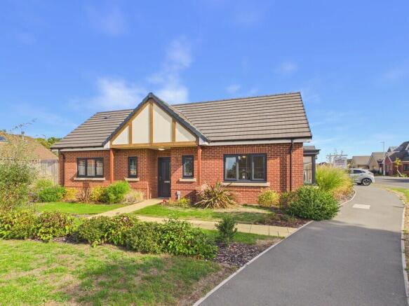 2-bed detached on Hotchkin Gardens, Woodhall Spa, £375,000