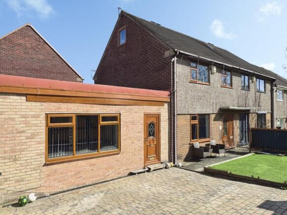 Hare Park Avenue, Liversedge, WF15 - View 5