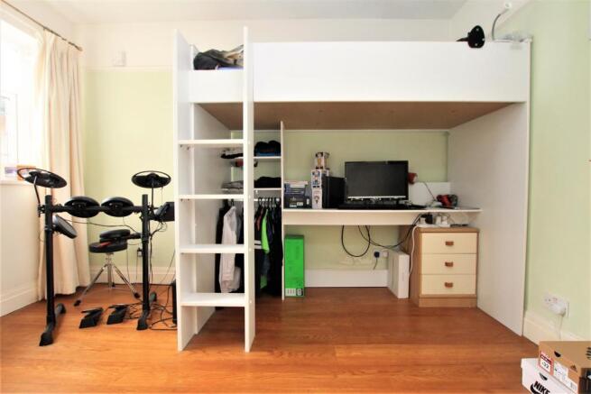 55 Rydal Road bed 4.JPG