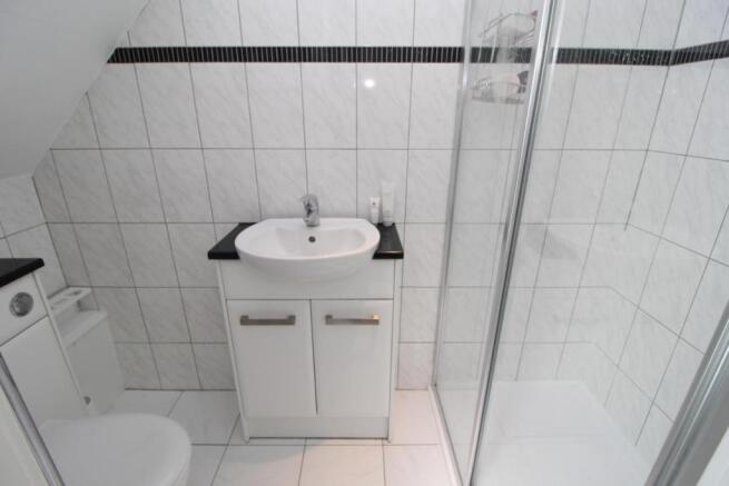 EN-SUITE SHOWER ROOM/W.C.