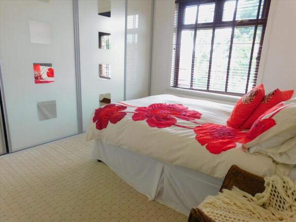 BEDROOM 2