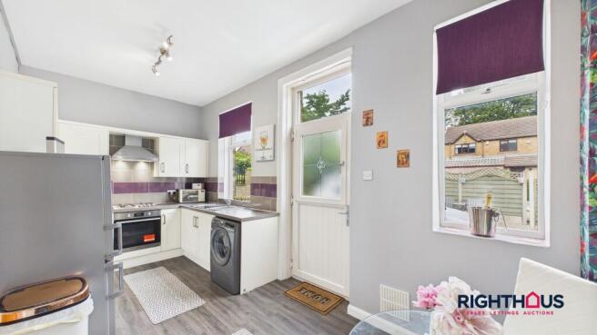 3 bed Terraced for sale Image 9