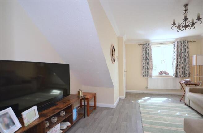Lodge Way, Raunds, Northamptonshire, NN9 photo 4