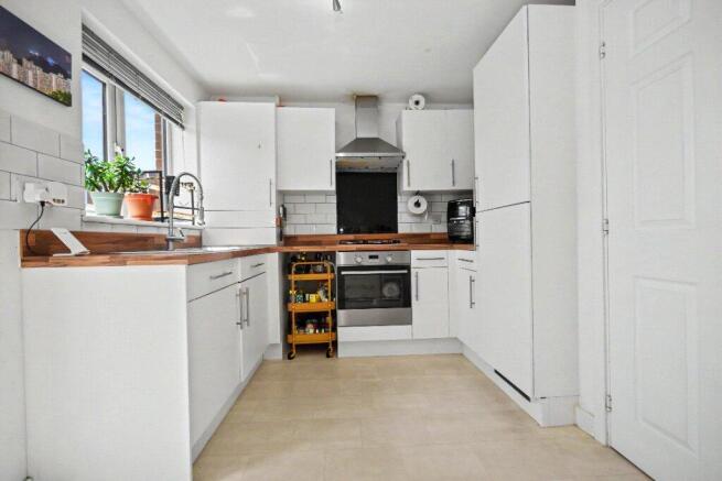 3 bed Town House for sale Image 4