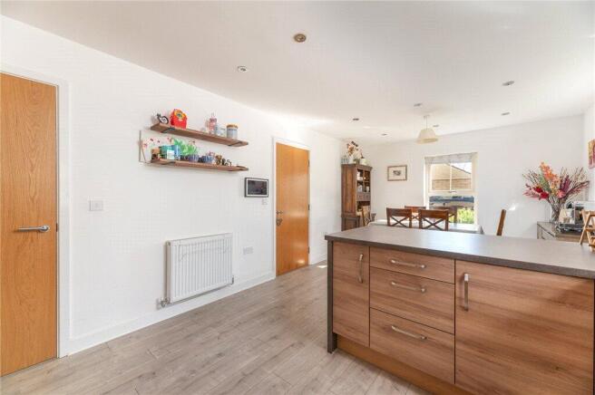 4 bed Detached for sale Image 8