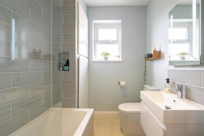 TEERTSYREMOGTNOM02 - Bathroom A.jpg