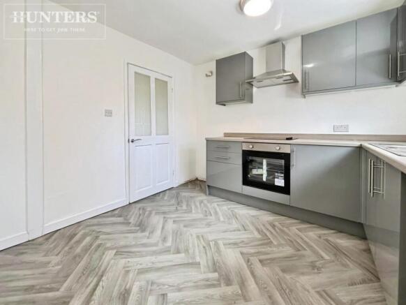 3 bed Semi-Detached to rent Image 4