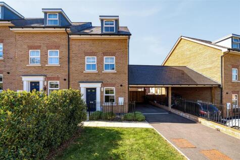 Enterprise Avenue, Tiverton