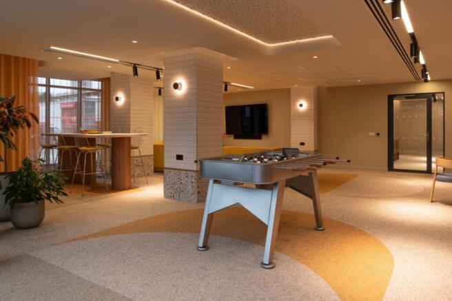 2 bed Flat to rent Image 11