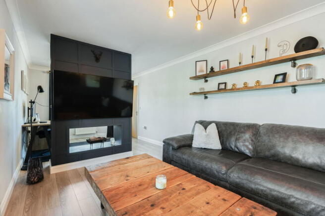 4 bed Detached for sale Image 9