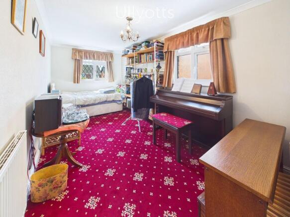 4 bed Detached for sale Image 12