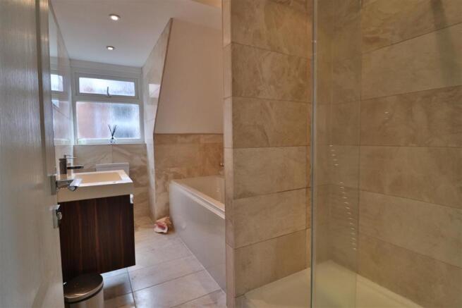 BATHROOM/W.C