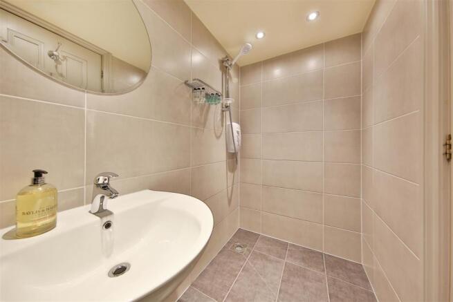 Shower Room.jpg