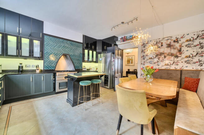 1401027-27-697b93...