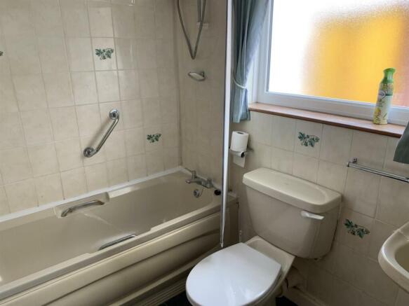 Bathroom.jpg