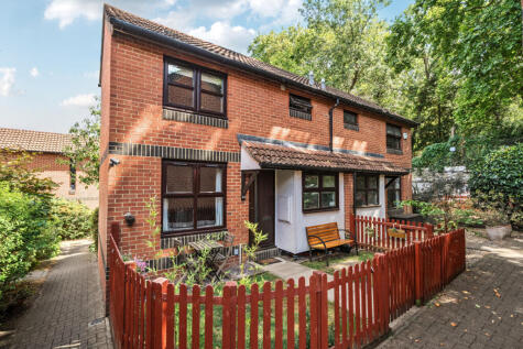 Grovelands Close, Camberwell, London, SE5