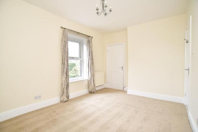 2 bed Terraced for sale Image 6