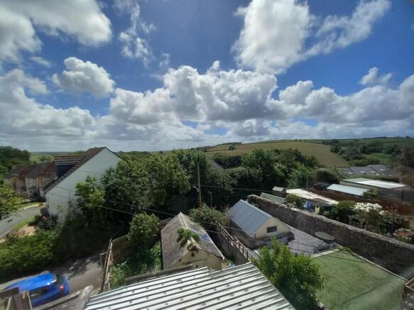 58 Clovelly R View.jpg