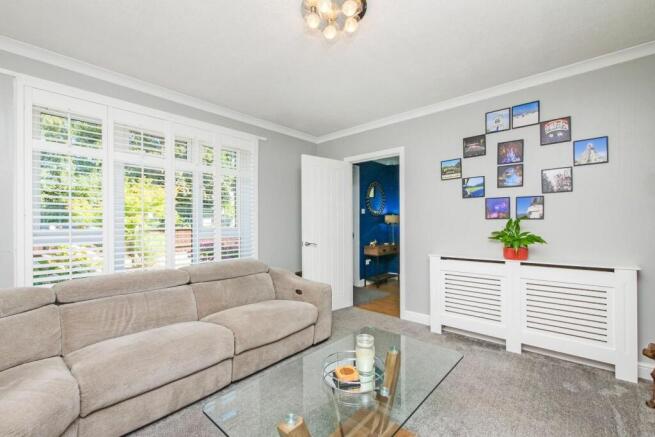 3 bed House for sale Image 4