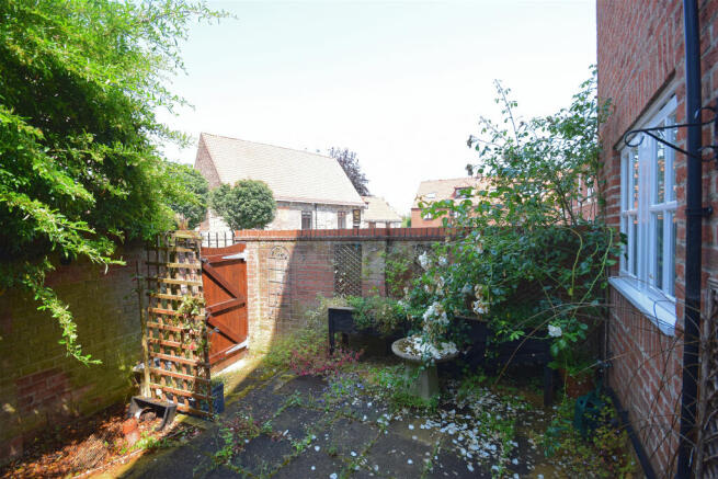 3 bed House to rent Image 9