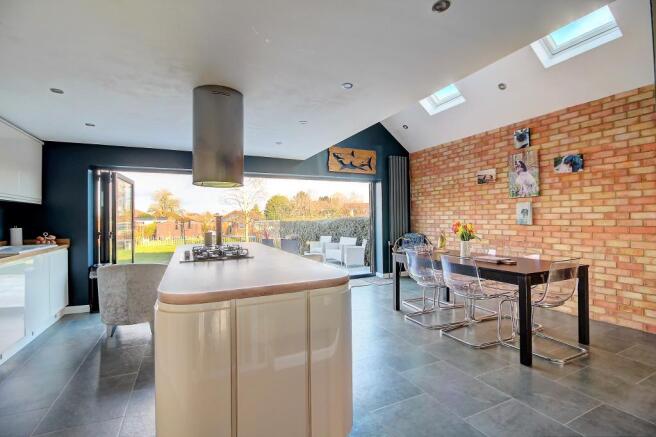 Kitchen diner