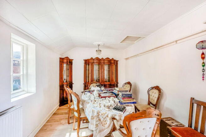 2 bed Semi-Detached Bungalow for sale Image 6
