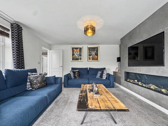4 bed Detached for sale Image 4