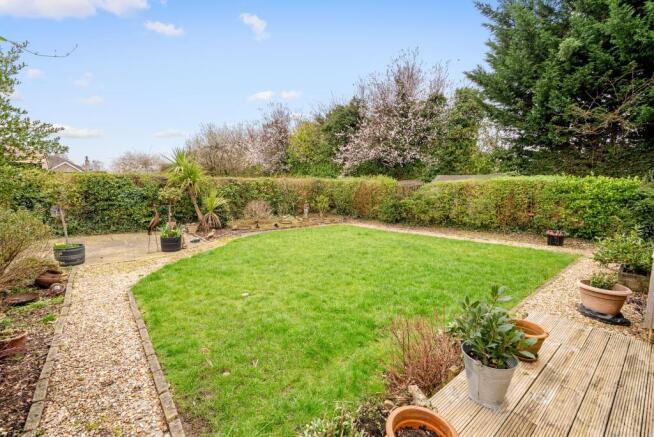 4 bed House for sale Image 11