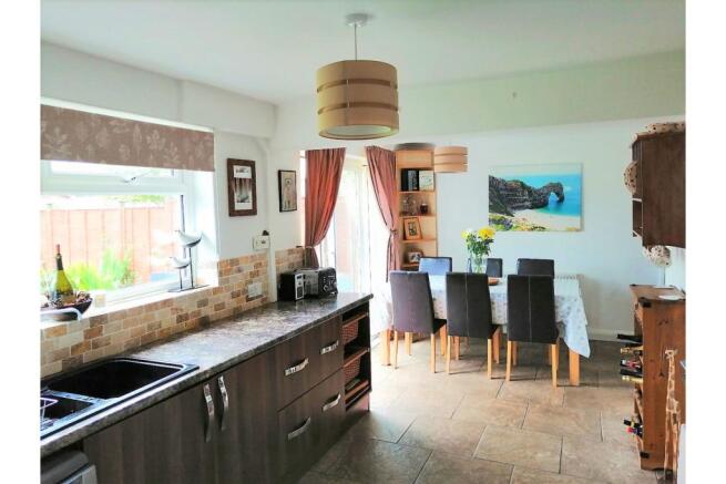 Kitchen/Dining Room