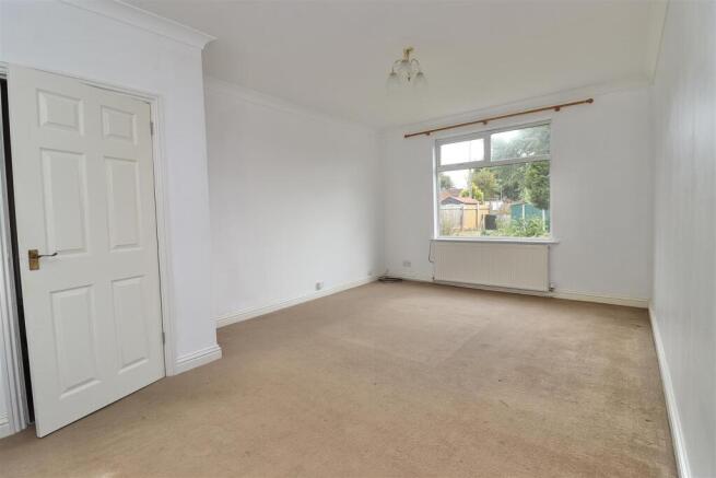 3 bed Semi-Detached for sale Image 6