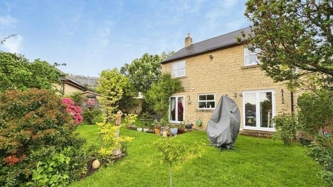 4 bed Detached for sale Image 5