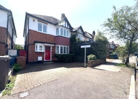 17, Meadow Road, Pinner HA5 1EB