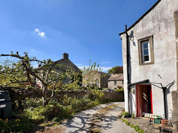 3 bed Character Property for sale Image 10