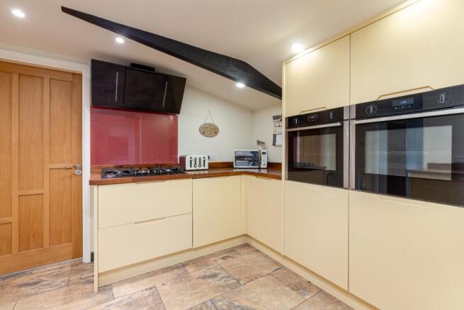 3 bed Semi-Detached for sale Image 7